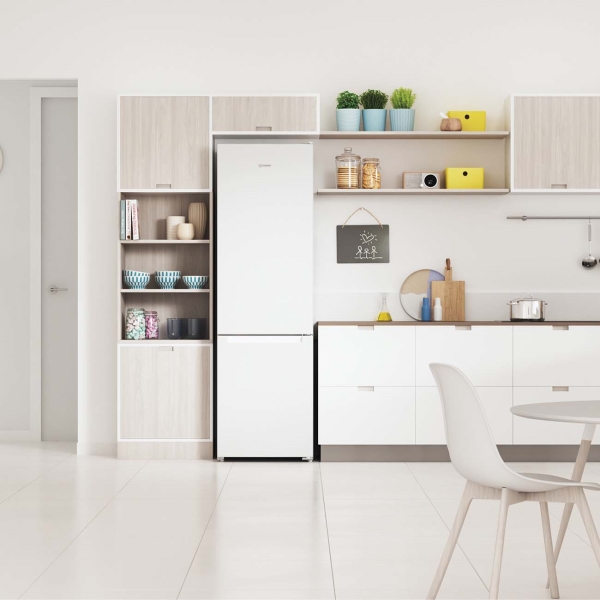 refrigerator-indesit-its-4200w-2