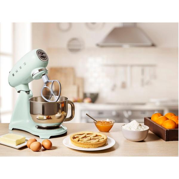 kitchen-machine-smeg-smf03pgeu-4