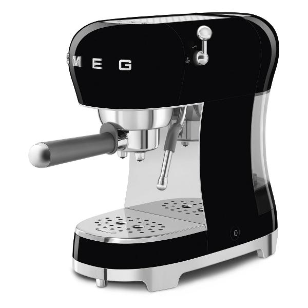 coffee-maker-horn-type-smeg-black-ecf02bleu-2
