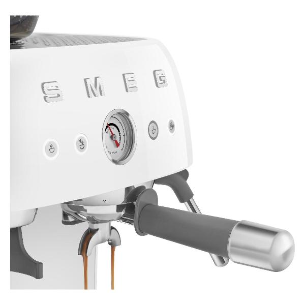 coffee-maker-horn-type-smeg-egf03wheu-4