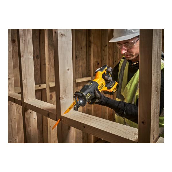 saber-saw-dewalt-dcs382n-xj-6