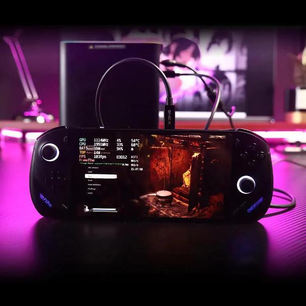 gaming-console-onexplayer-onexfly-f1-pro-3