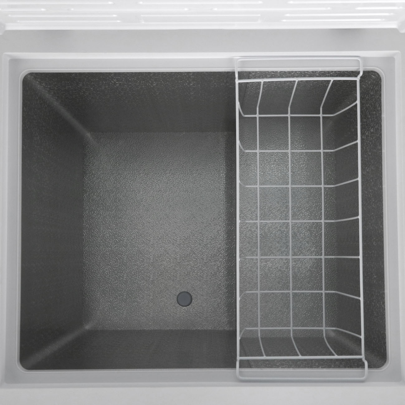chestfreezer-candy-ccm-150-r-white-6