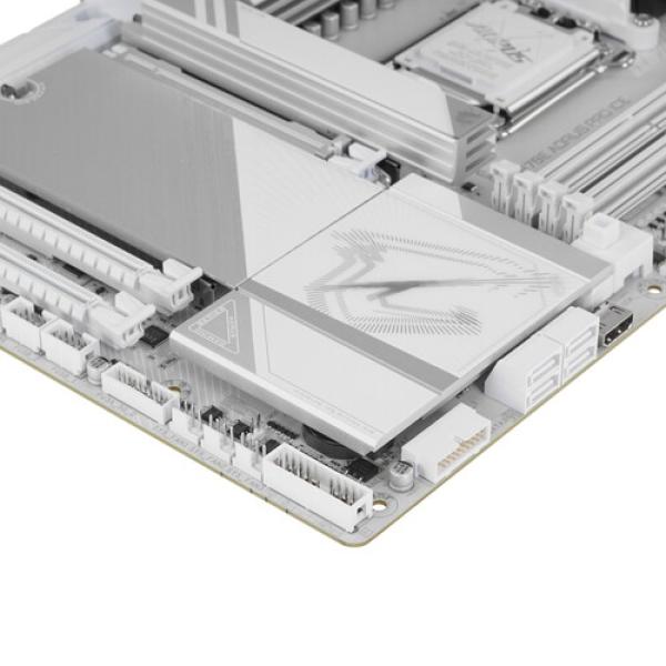 motherboard-gigabyte-x-870-e-aorus-pro-ice-5