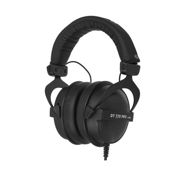 wired-headphones-beyerdynamic-dt-770-pro-32-ohms-black-2015-1