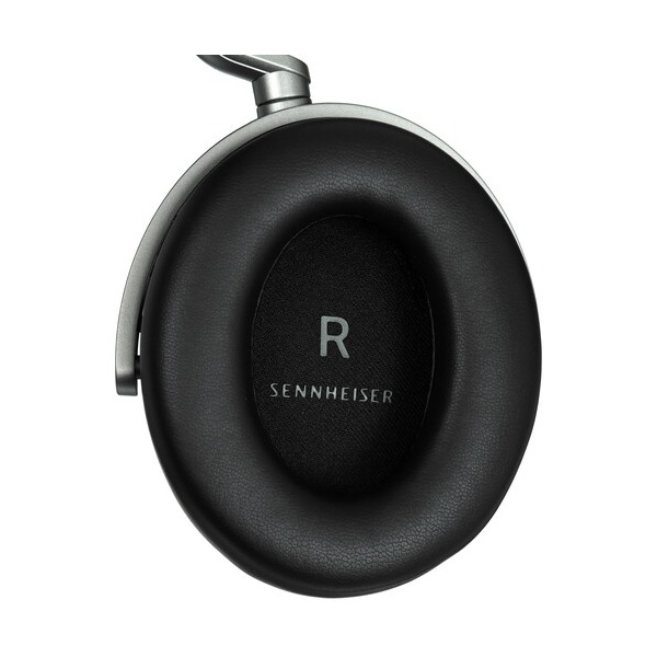 wireless-wired-headphones-sennheiser-momentum-4-black-2022-4