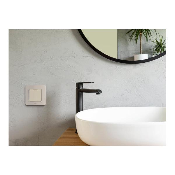 legrand-2k-z-ip-44-s-otkidnoj-kryshkoj-i-shtorkami-16-a-250-v-inspiria-slonovaya-kost-673741-2