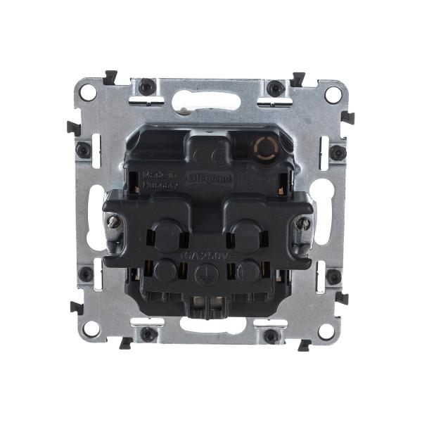 legrand-valena-allure-16a-250v-2k-z-vintovye-zazhimy-belaya-leg-753725-1181874-2