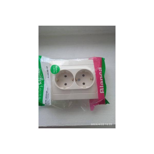 schneider-electric-skrytoj-provodki-blanca-16a-ip20-250v-s-zazemleniem-bez-zaschitnyh-shtorok-bezhevyj-blnrs001027-6