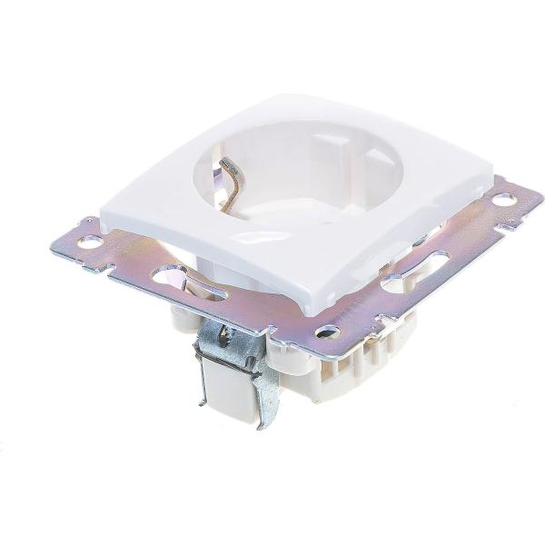 legrand-valena-belaya-774421-694269-2