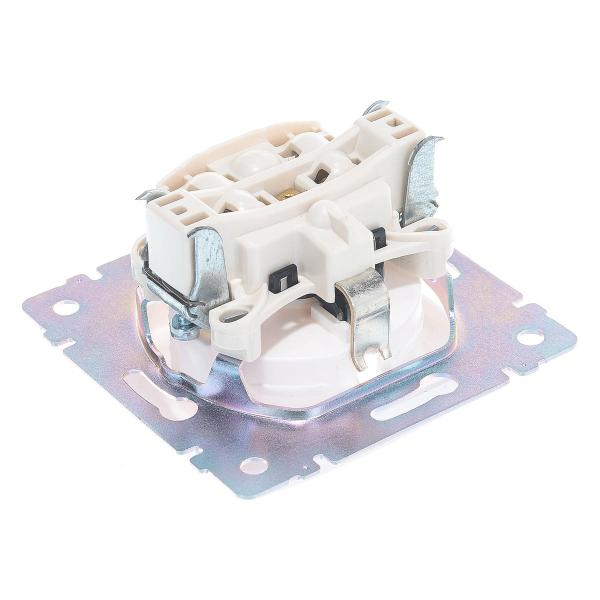 legrand-valena-belaya-774421-694269-3