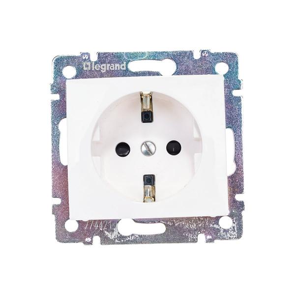 legrand-valena-belaya-774421-694269-5