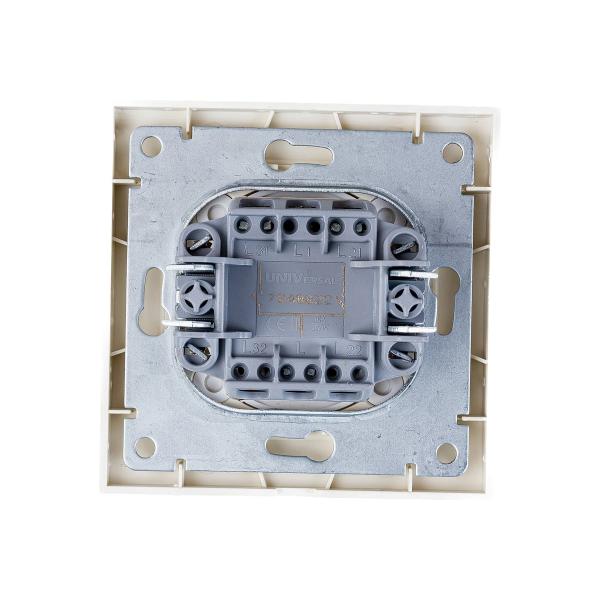 universal-brilliant-7948622-2