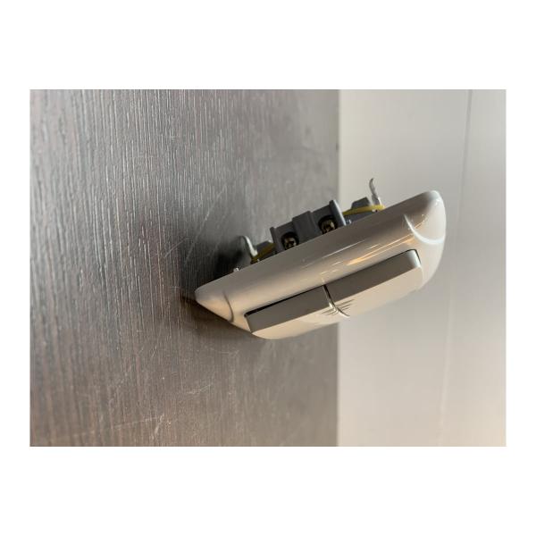 universal-margarita-2-klavishi-s-podsvetkoj-belyj-m0123-6