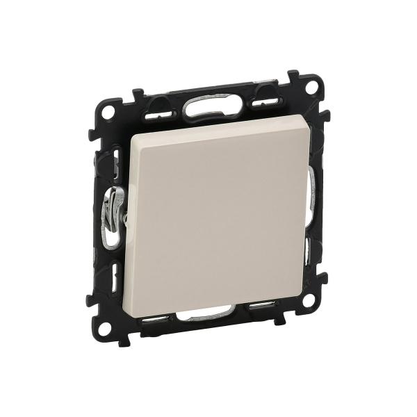 legrand-valena-life-10ah-250-v-s-litsevoj-panelyu-slonovaya-kost-leg-752506