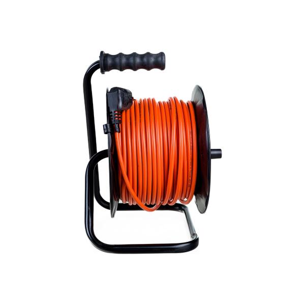 stekker-std02-41-30-30m-4-gnezda-s-zazemleniem-3h1-0-oranzhevyj-39708-6